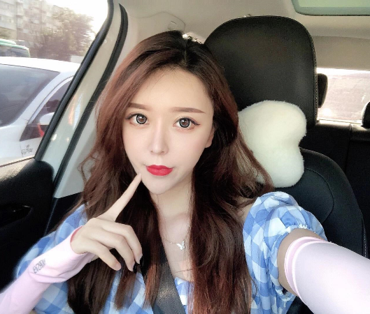 贵阳年轻靓丽，身材火辣的妹子